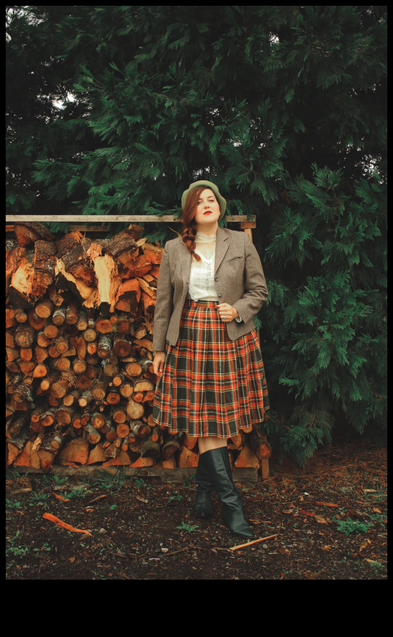 Modes laika kapsula: vintage tērpi, kas pārspēj tendences