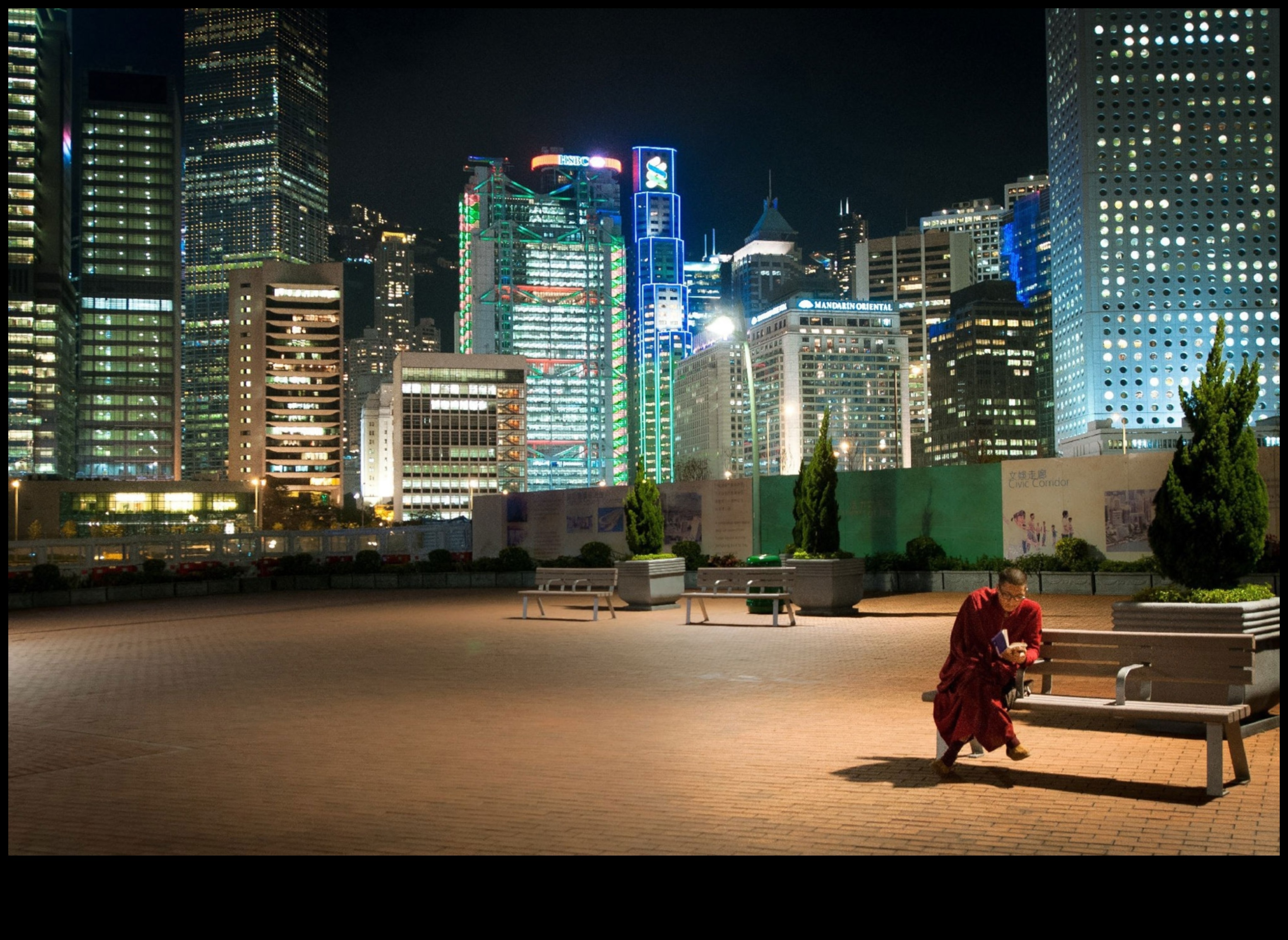 Pilsētas ainavas Aglow: apgaismojoši arhitektūras brīnumi