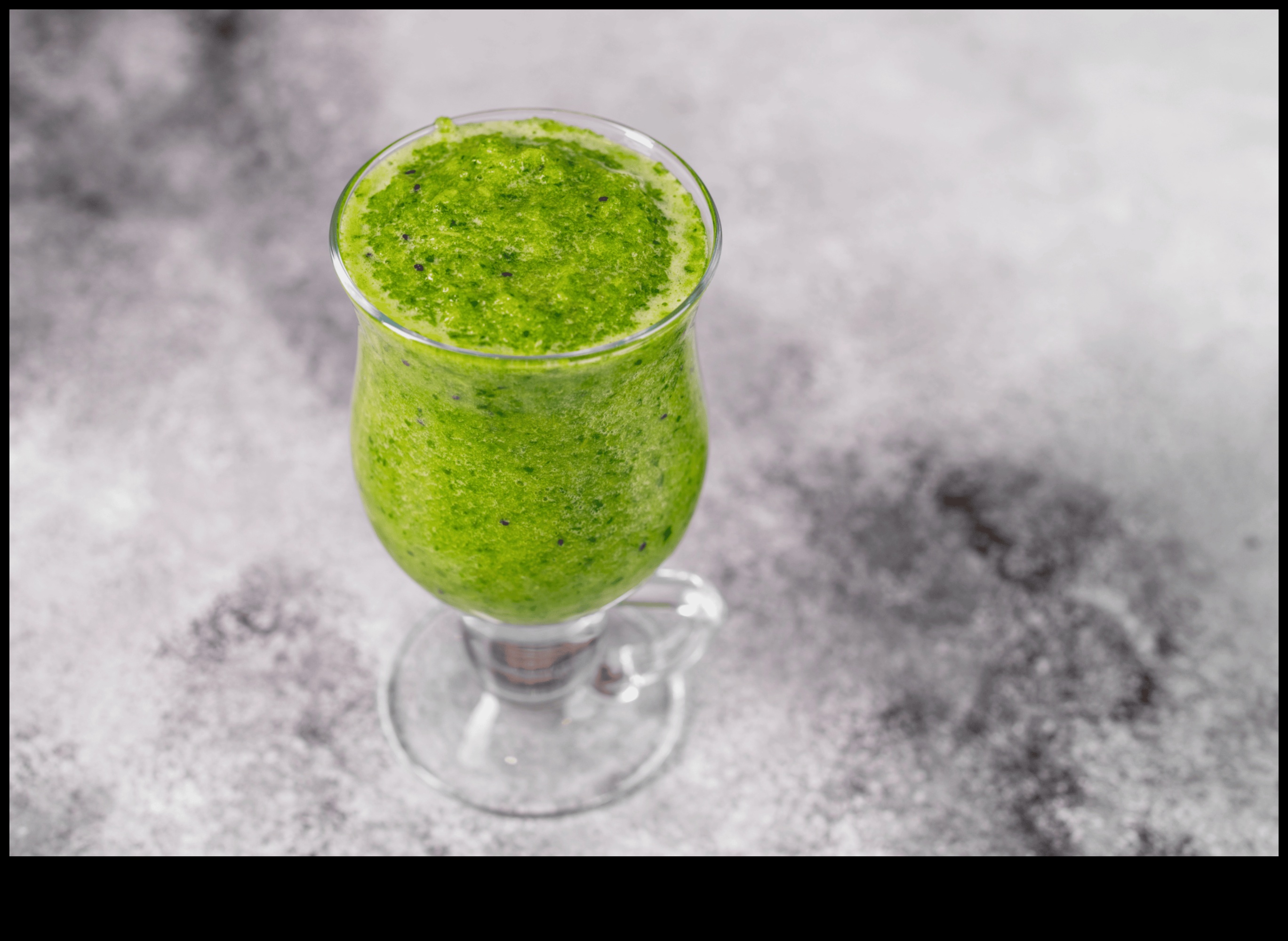 Ingvera miziņa: pievienojiet garšvielu zaļajiem smūtijiem, lai iegūtu papildu garšu