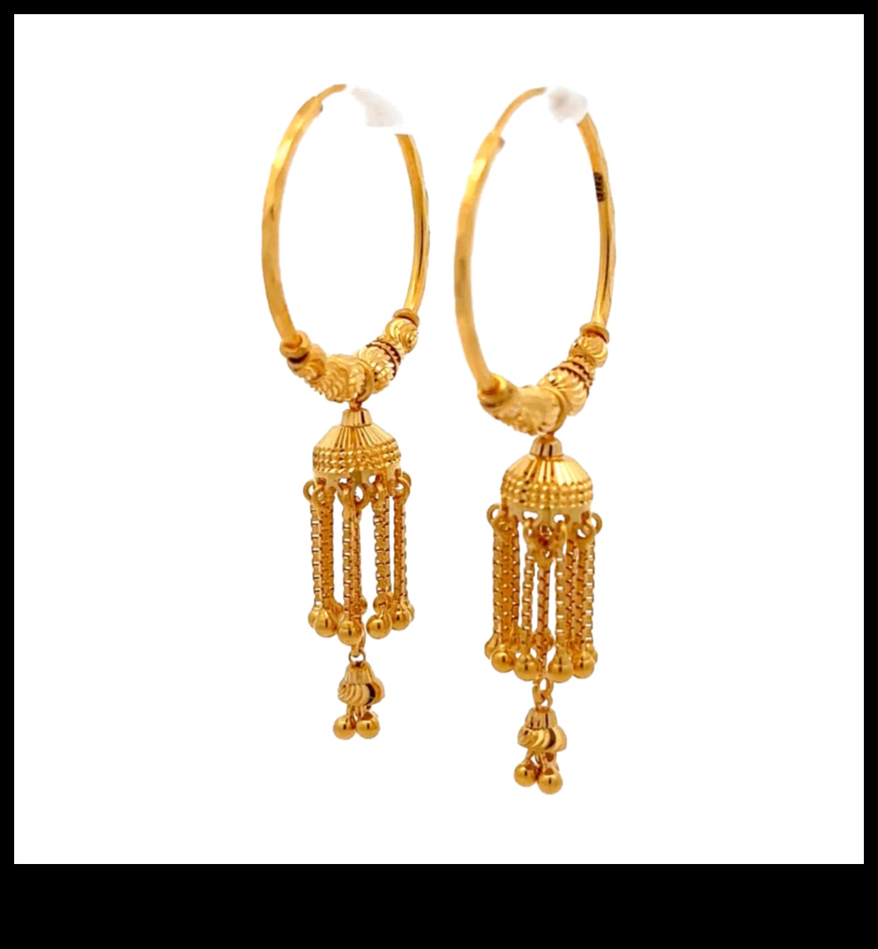 Debesu valdzinājums: savienojiet ar bagātīgu greznību