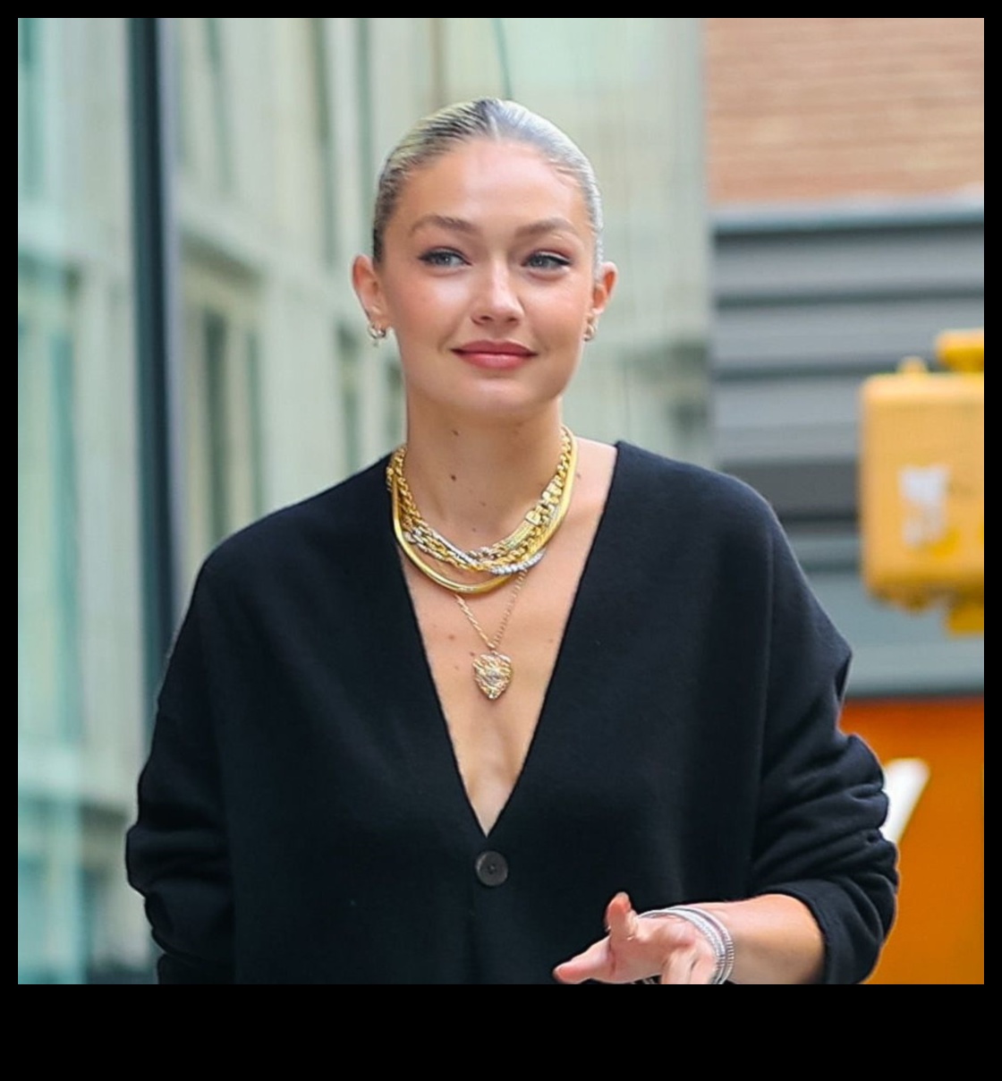 Spīdīgs mantojums: nolaidiet mūsu kaklarotu mirdzošo krāšņumu