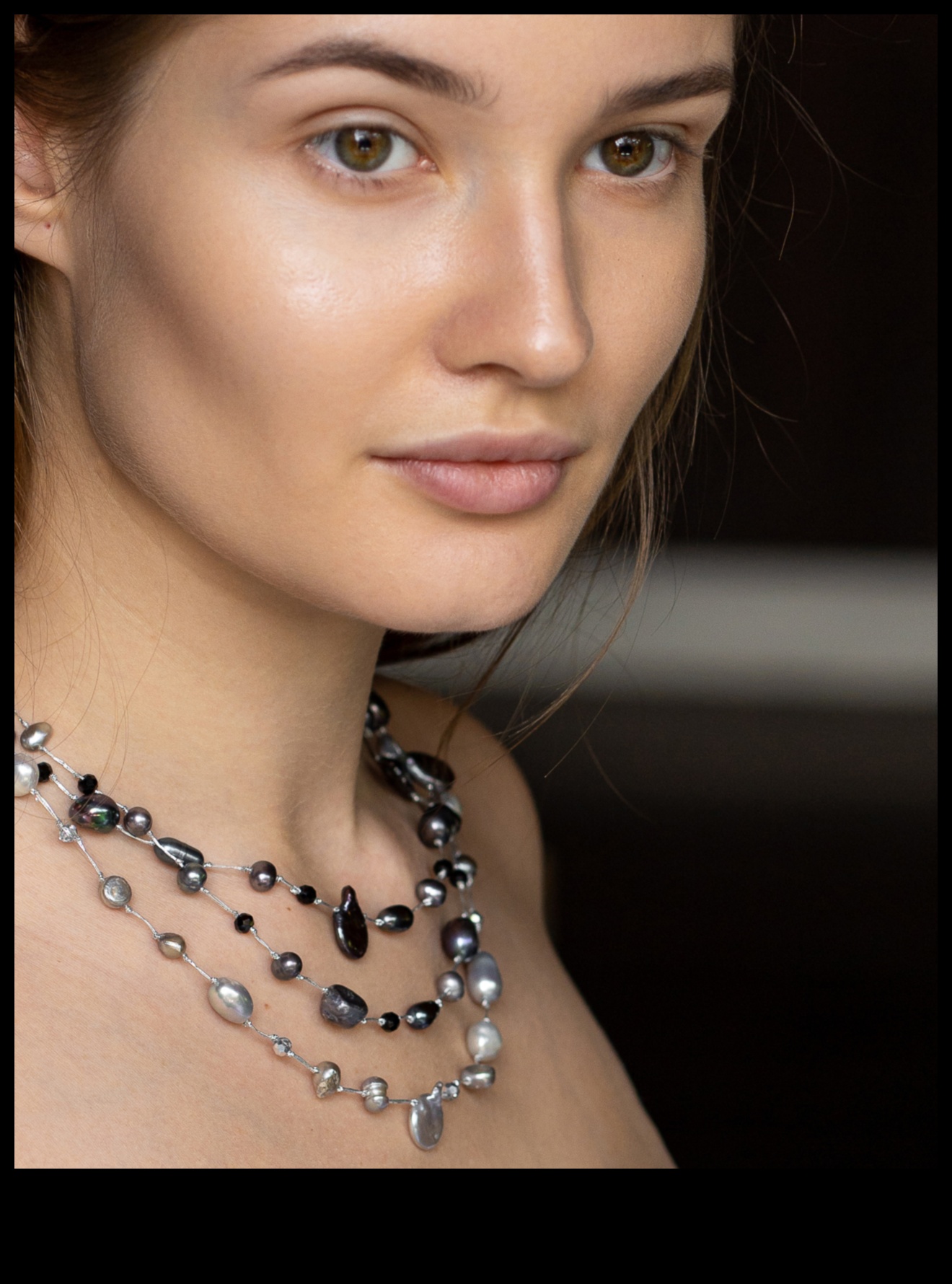 Spīdīgs mantojums: nolaidiet mūsu kaklarotu mirdzošo krāšņumu