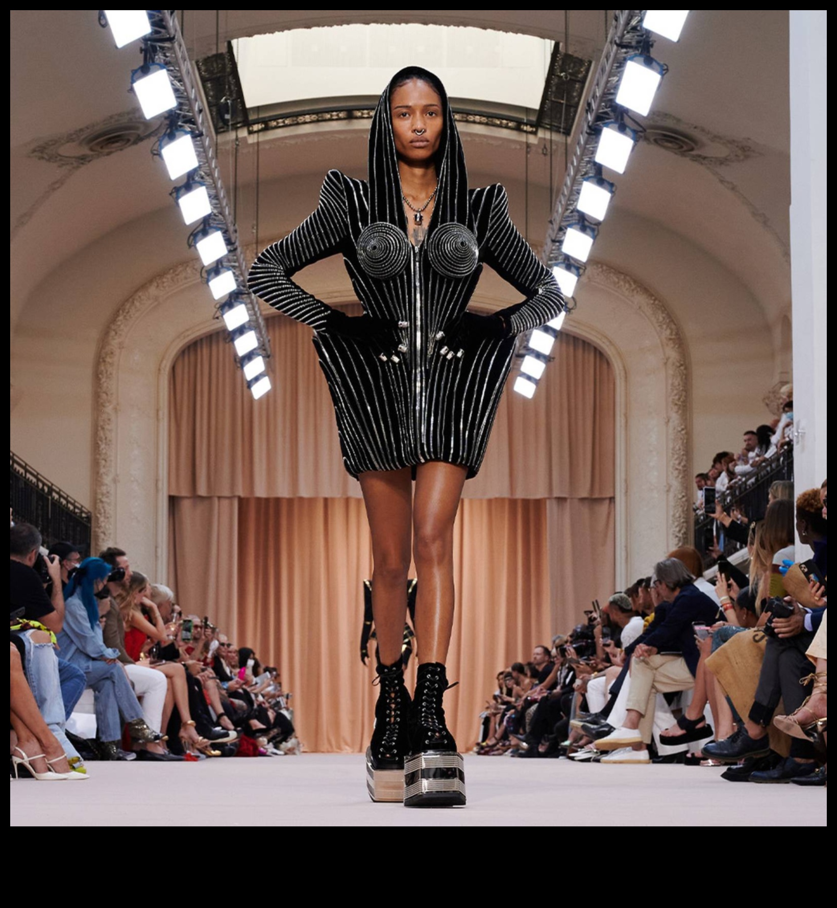 Mūsdienu brīnumi: mūsdienu modes tendences