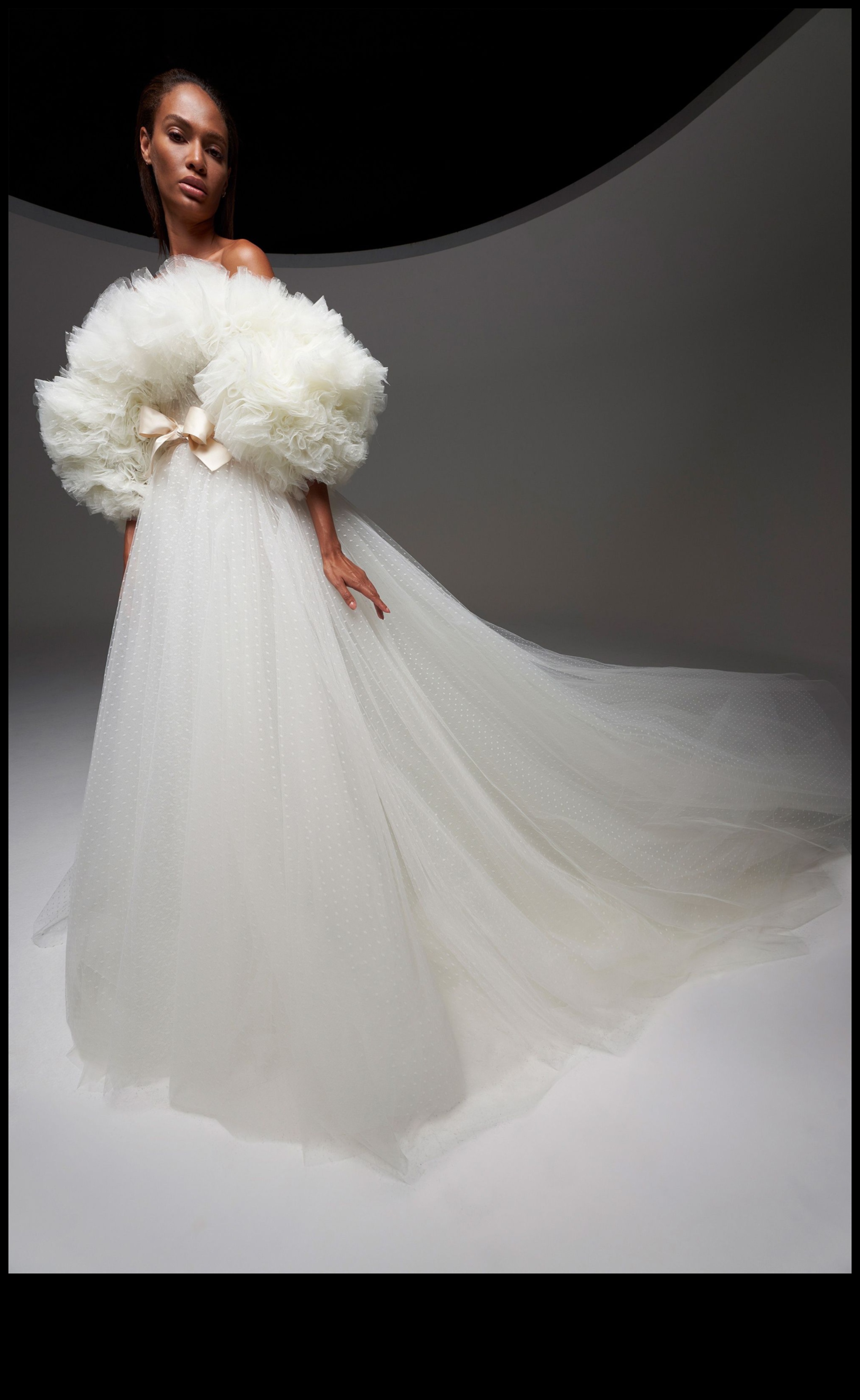 Couture Cool: uzlabojiet savu izskatu ar modernām līgavām