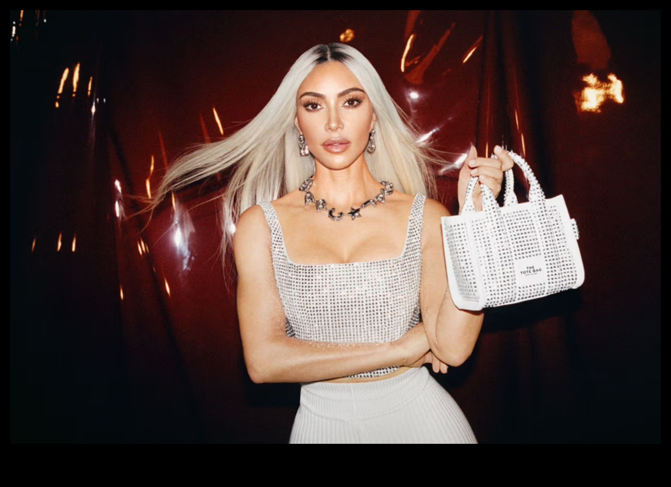 Glamūra ieskati: mūžīgā mode, kas tverta ar precizitātes objektīvu