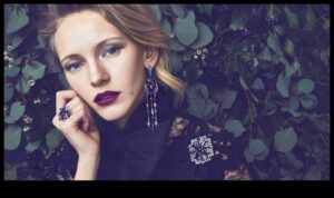 Mistisks valdzinājums: ienirstiet burvīgajā gotisko dārgakmeņu pasaulē