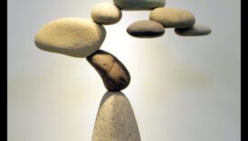 Kāda ir klinšu veidojumu nozīme sauszemes ainavu veidošanā?